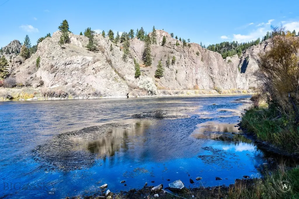 7 Meadow Lane Cascade MT 59421