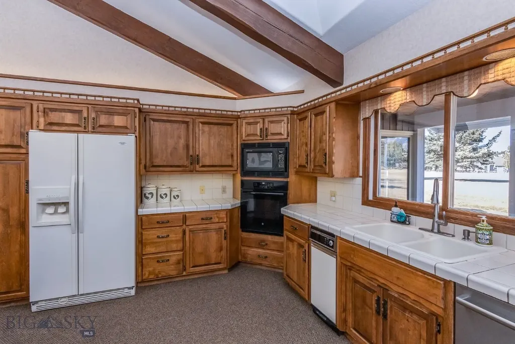 25 Riverside Drive Bozeman MT 59715