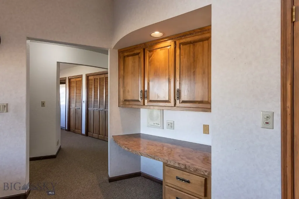 25 Riverside Drive Bozeman MT 59715