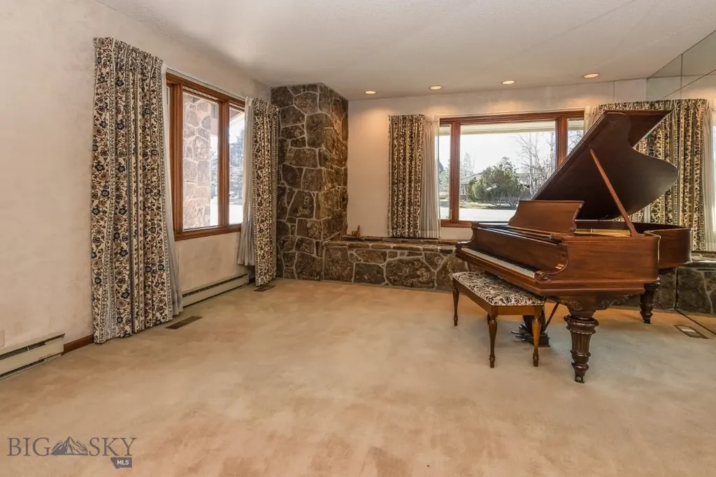 25 Riverside Drive Bozeman MT 59715
