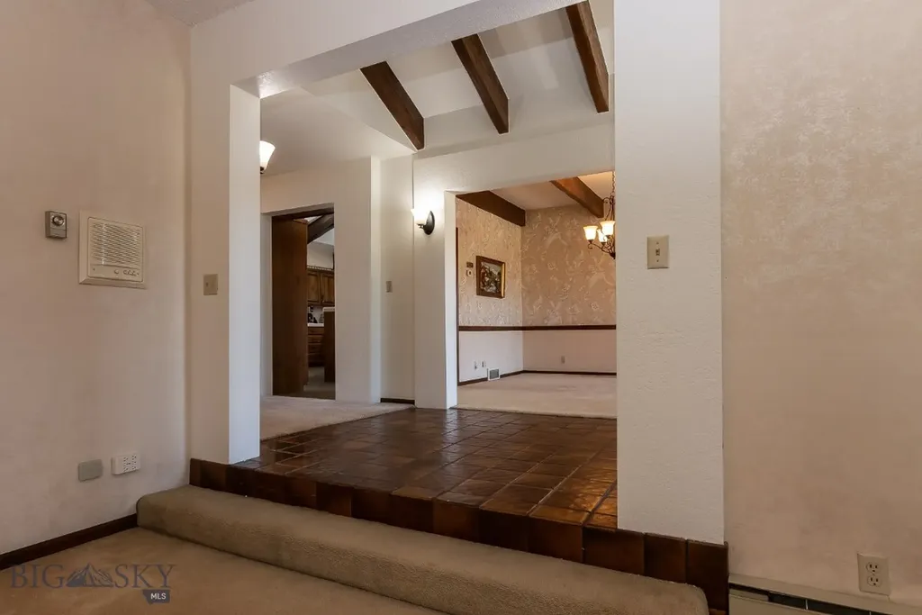 25 Riverside Drive Bozeman MT 59715