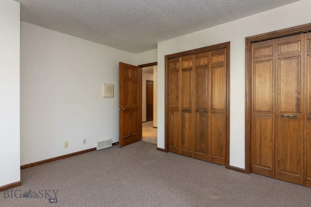 25 Riverside Drive Bozeman MT 59715