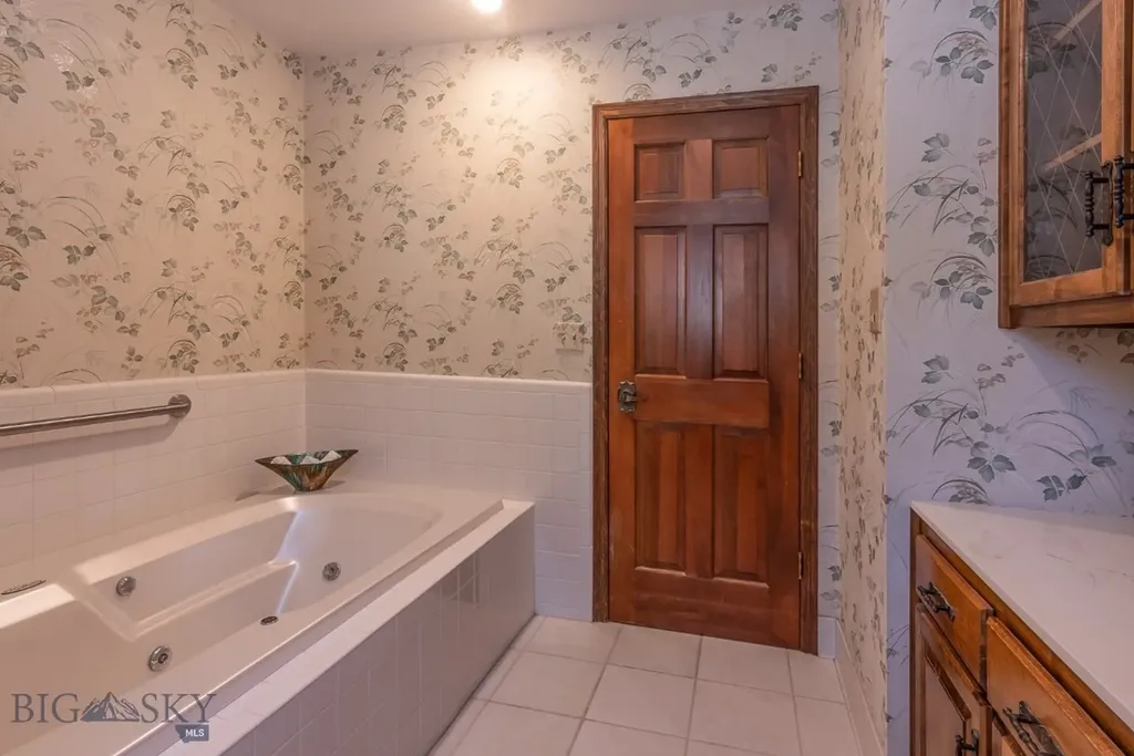 25 Riverside Drive Bozeman MT 59715