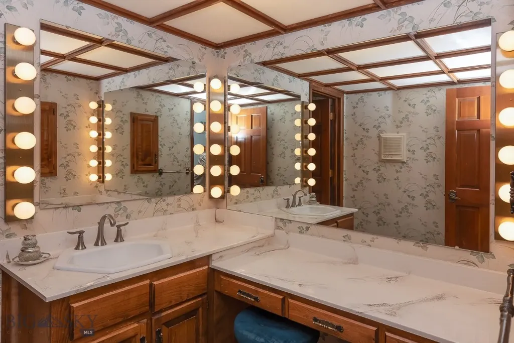 25 Riverside Drive Bozeman MT 59715