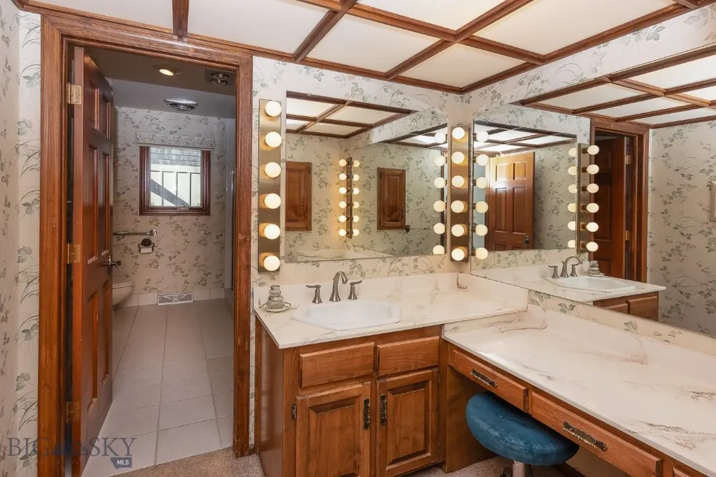 25 Riverside Drive Bozeman MT 59715