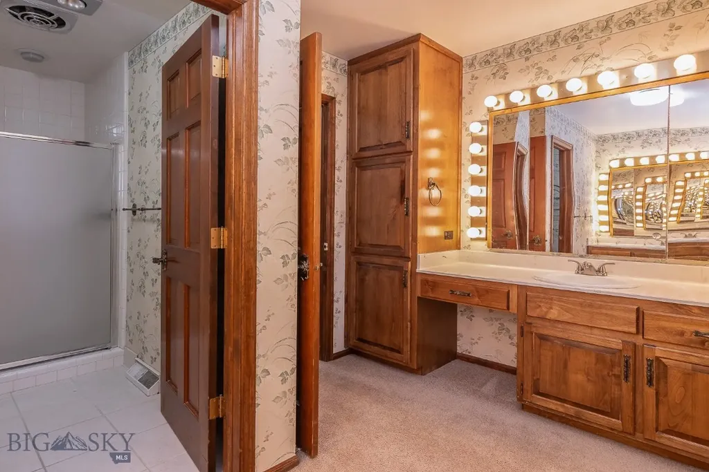 25 Riverside Drive Bozeman MT 59715