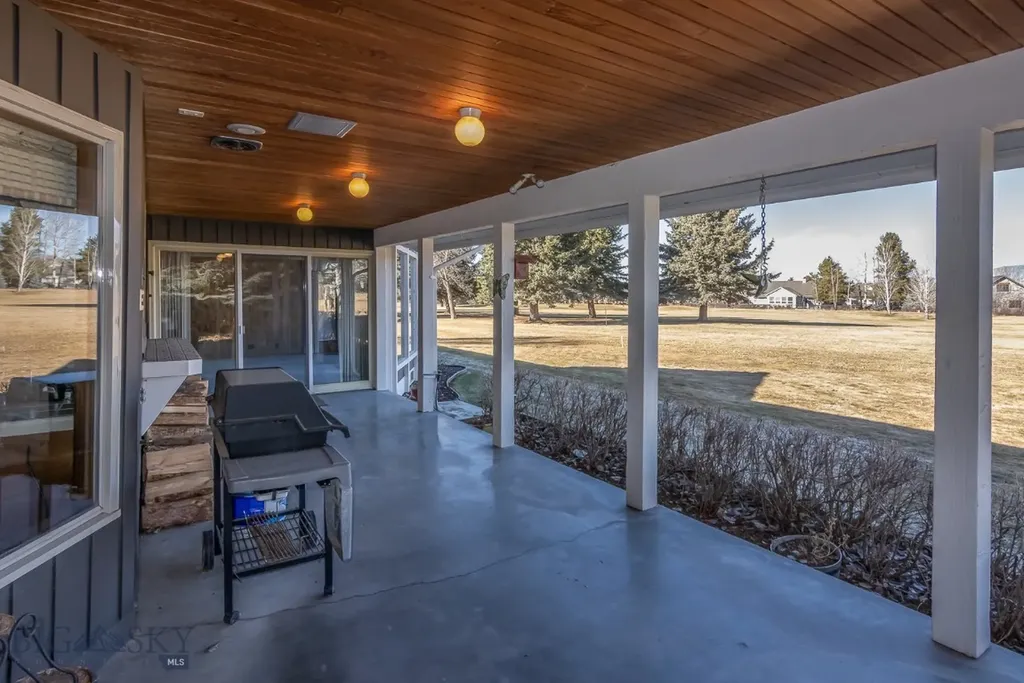 25 Riverside Drive Bozeman MT 59715