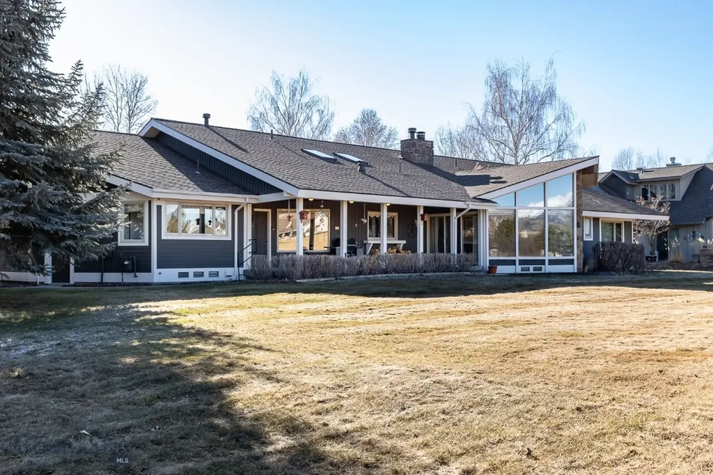 25 Riverside Drive Bozeman MT 59715