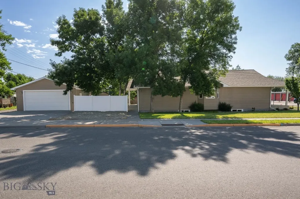 801 E 4th Street Laurel MT 59044