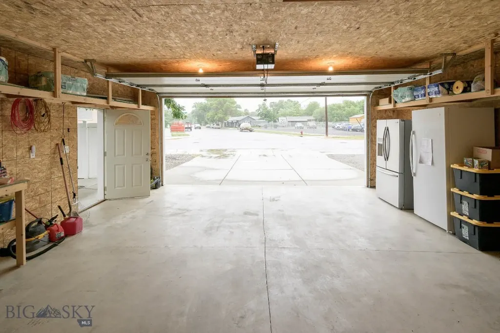 801 E 4th Street Laurel MT 59044