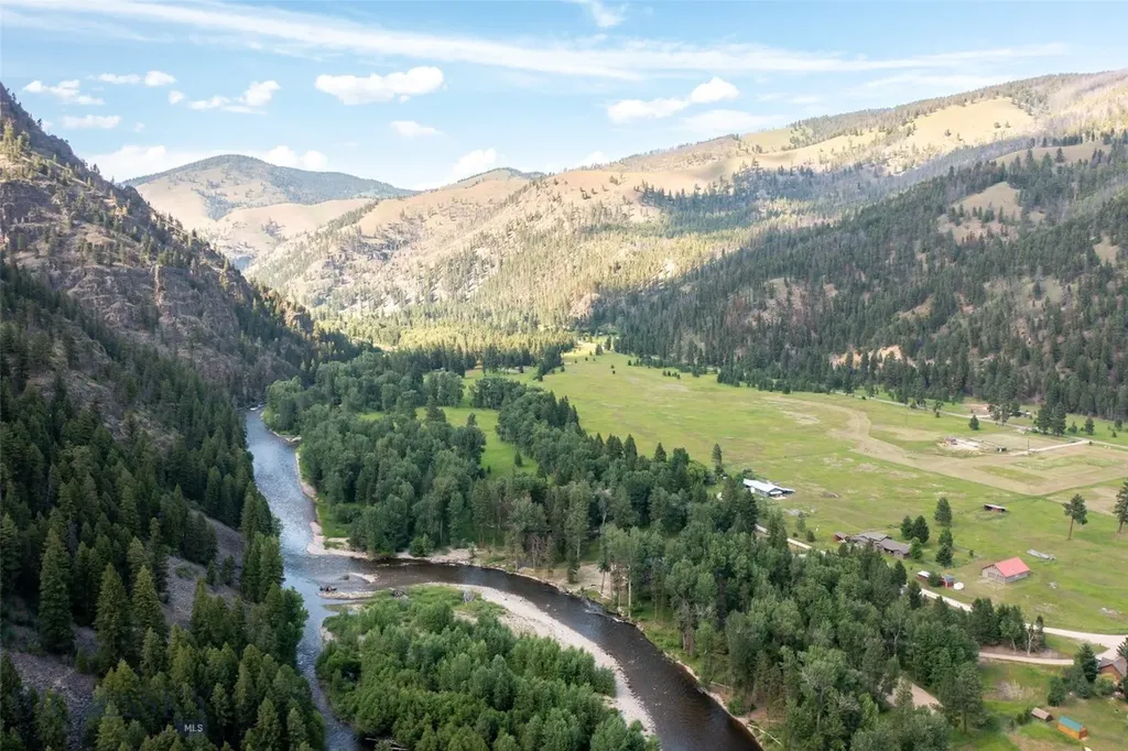 Clinton MT 59825