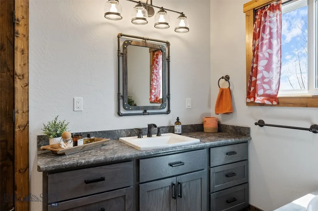56 Sky View Drive Ennis MT 59729
