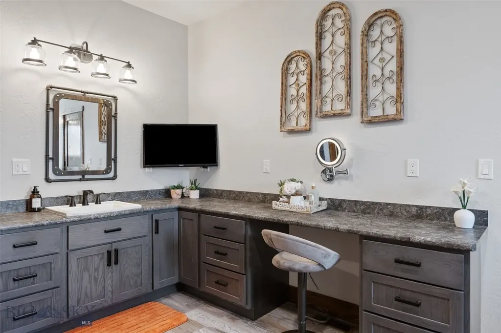 56 Sky View Drive Ennis MT 59729