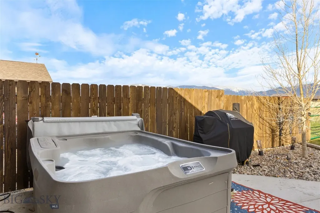 56 Sky View Drive Ennis MT 59729