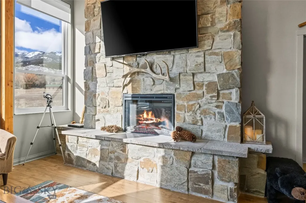 550 Old Yellowstone Trail S Gardiner MT 59030