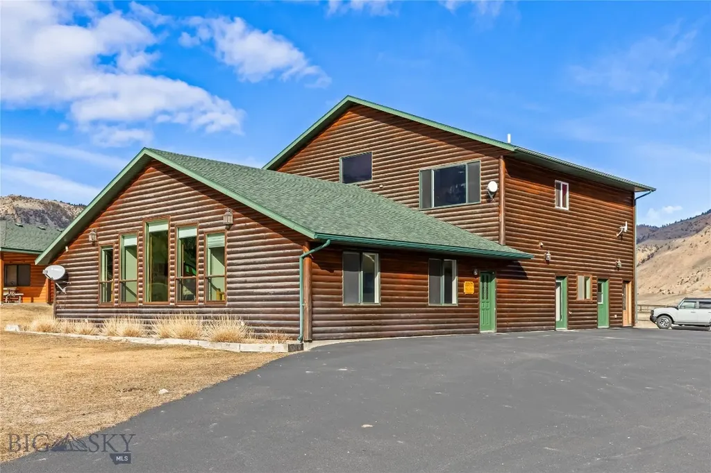 550 Old Yellowstone Trail S Gardiner MT 59030