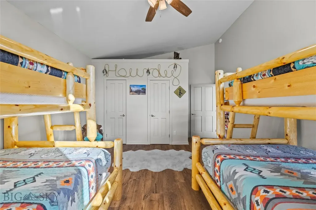550 Old Yellowstone Trail S Gardiner MT 59030