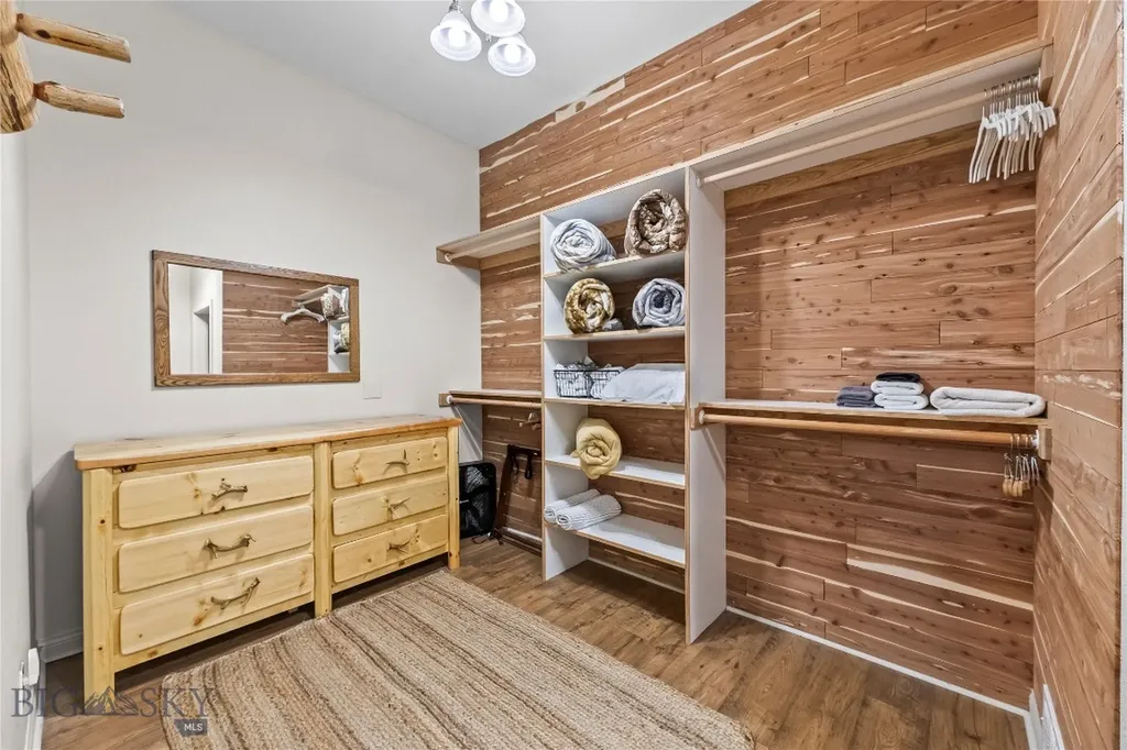 550 Old Yellowstone Trail S Gardiner MT 59030