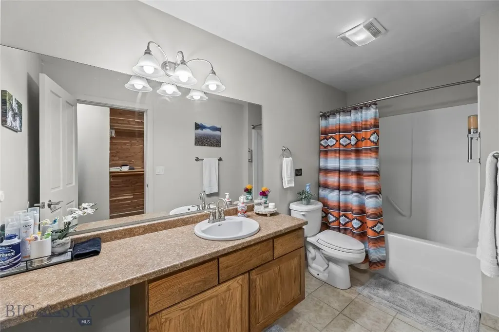 550 Old Yellowstone Trail S Gardiner MT 59030