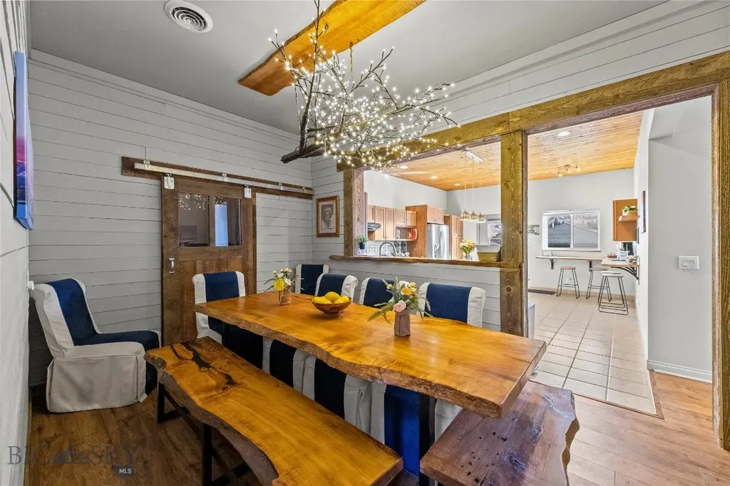 550 Old Yellowstone Trail S Gardiner MT 59030