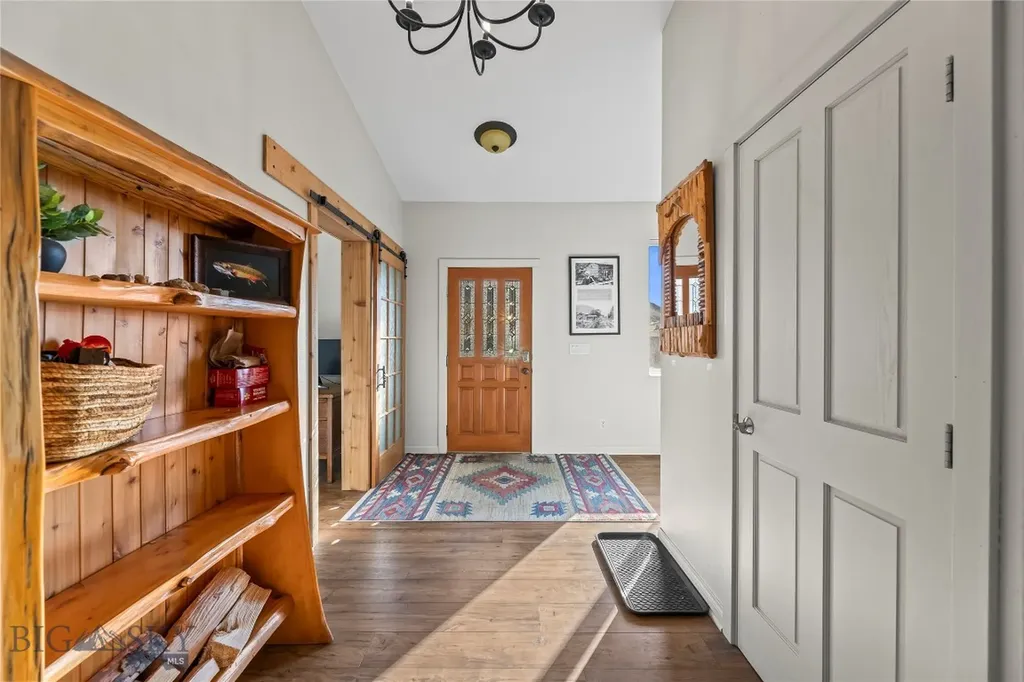 550 Old Yellowstone Trail S Gardiner MT 59030