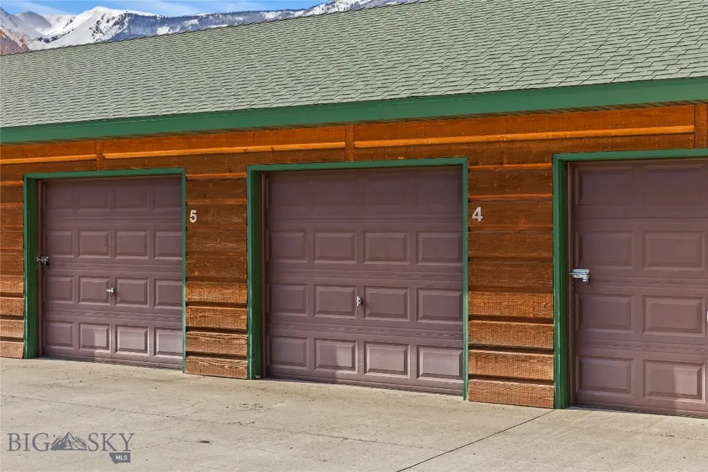 550 Old Yellowstone Trail S Gardiner MT 59030
