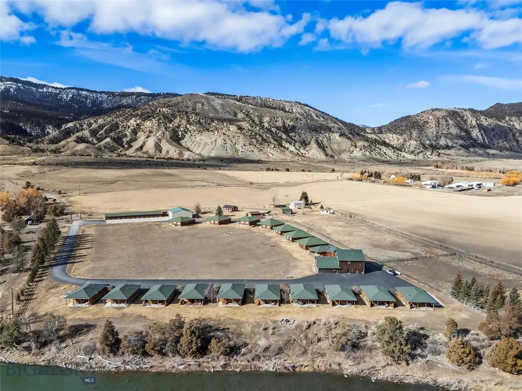 550 Old Yellowstone Trail S Gardiner MT 59030