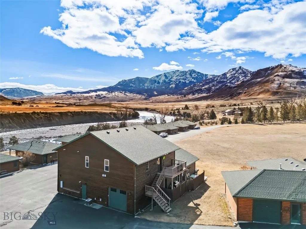 550 Old Yellowstone Trail S Gardiner MT 59030