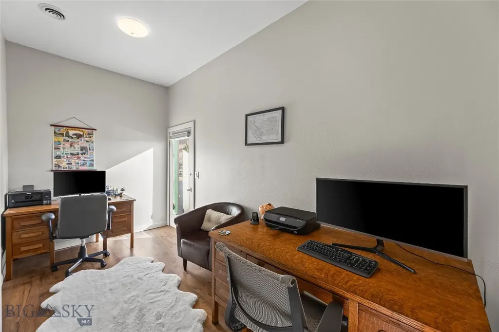 550 Old Yellowstone Trail S Gardiner MT 59030