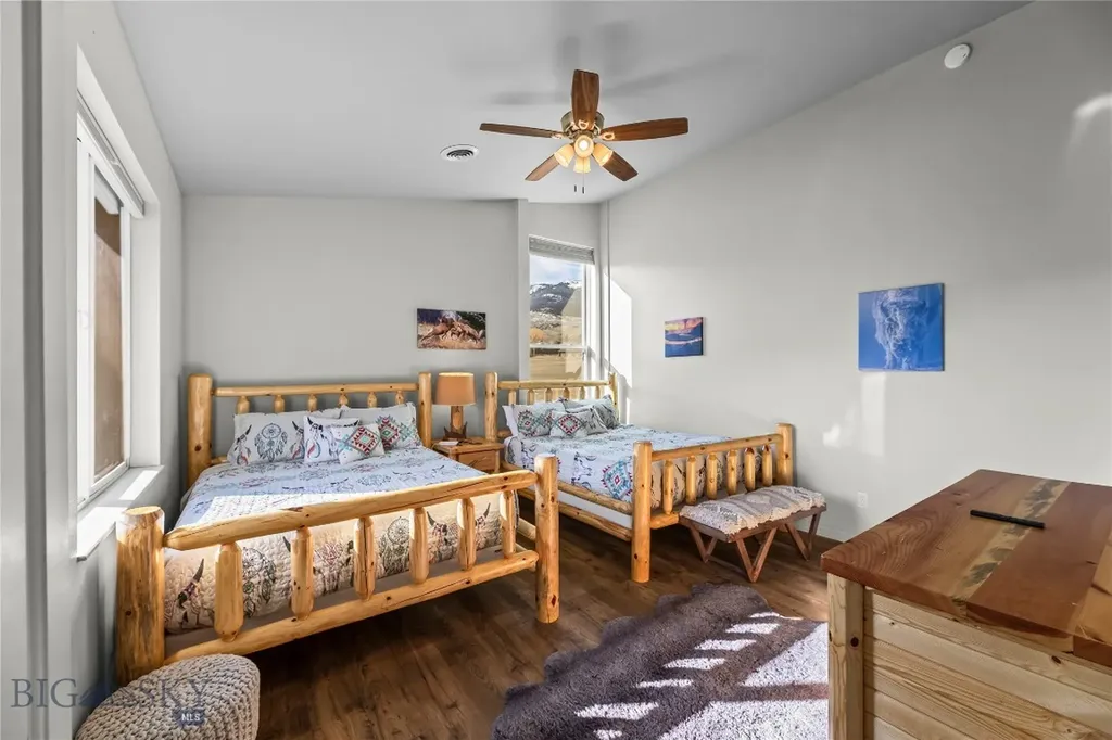 550 Old Yellowstone Trail S Gardiner MT 59030