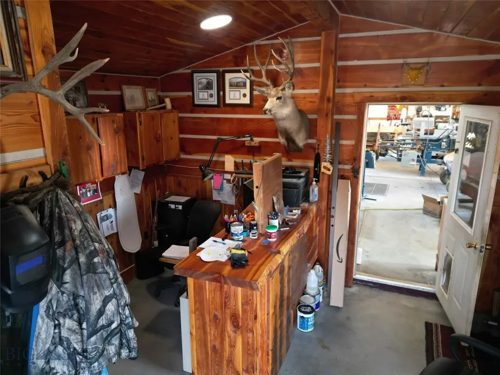 14 Old Mount Highway 10 Cardwell MT 59721