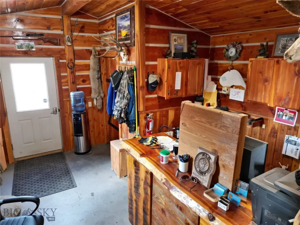 14 Old Mount Highway 10 Cardwell MT 59721