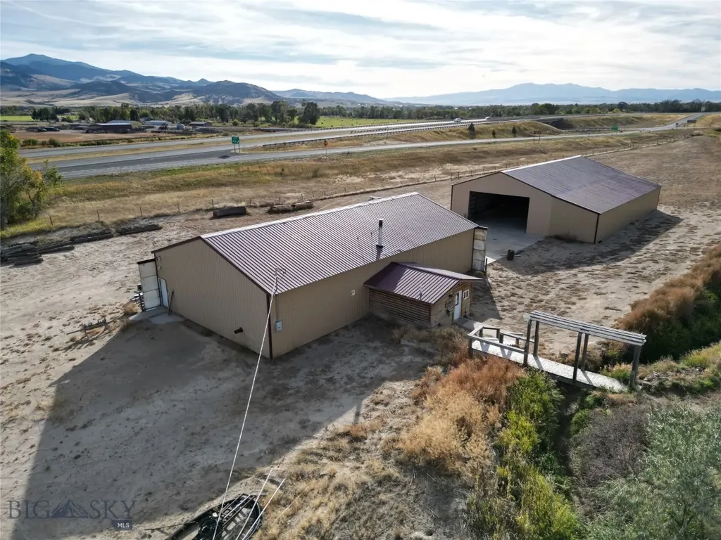 14 Old Mount Highway 10 Cardwell MT 59721
