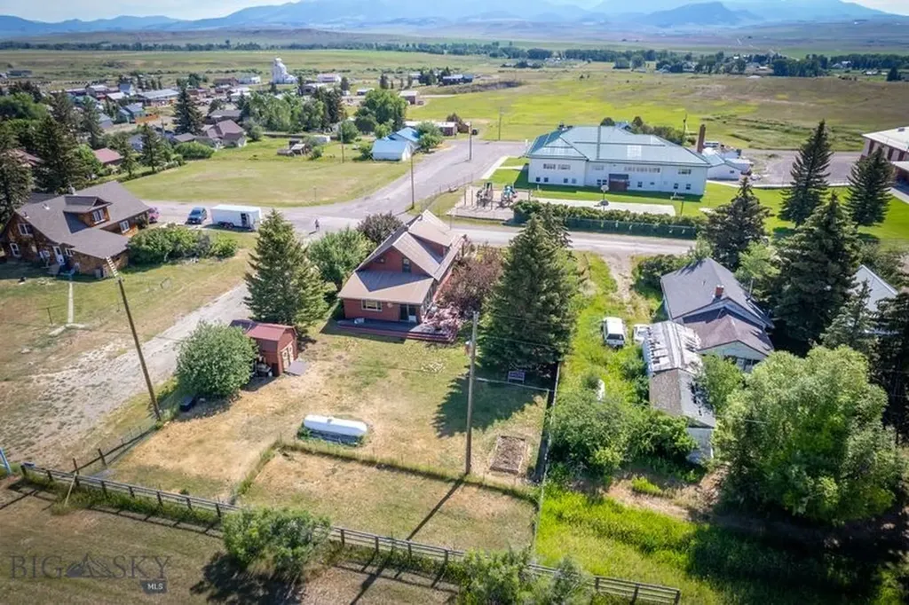302 Ordway Street S Wilsall MT 59086