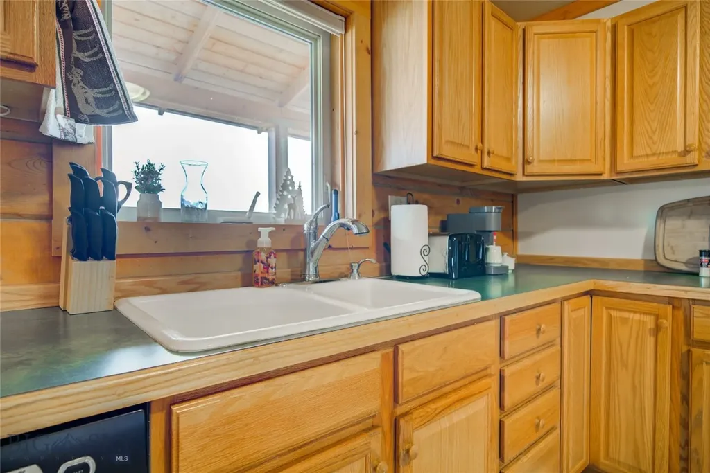 13 Coachman Lane Mcallister MT 59740