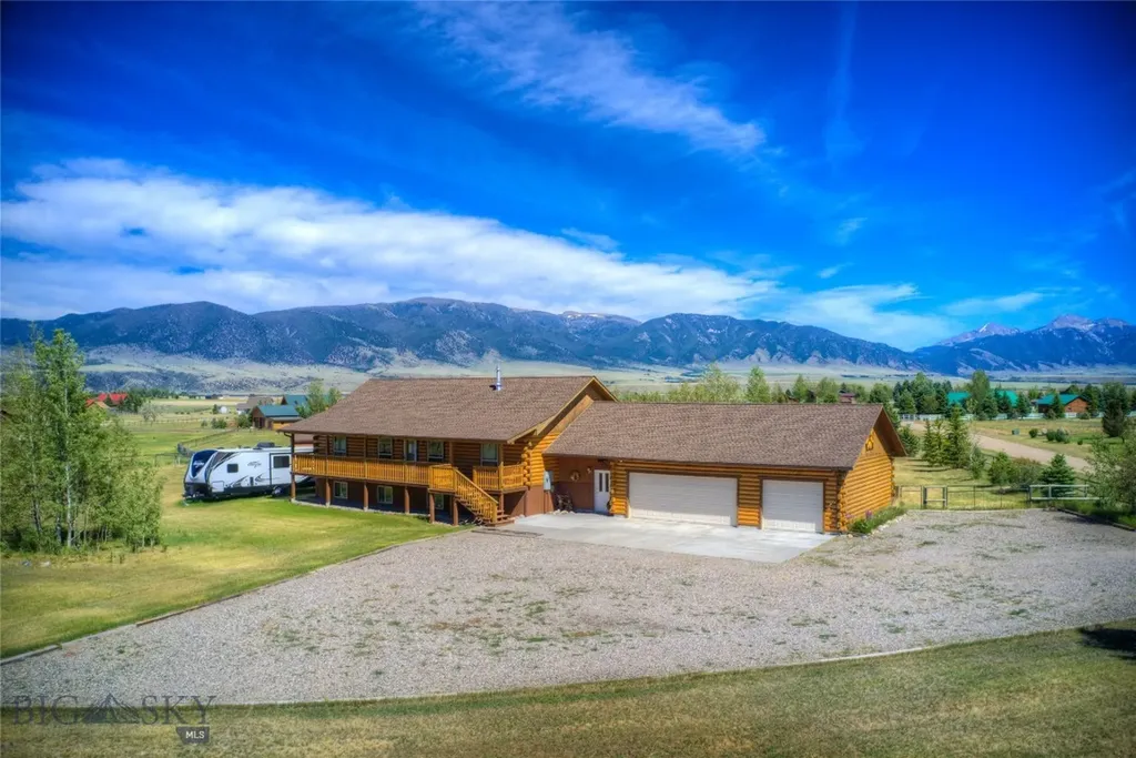 13 Coachman Lane Mcallister MT 59740