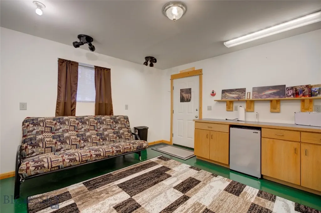 13 Coachman Lane Mcallister MT 59740