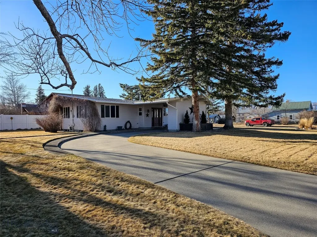 319 E 7th Avenue Big Timber MT 59011
