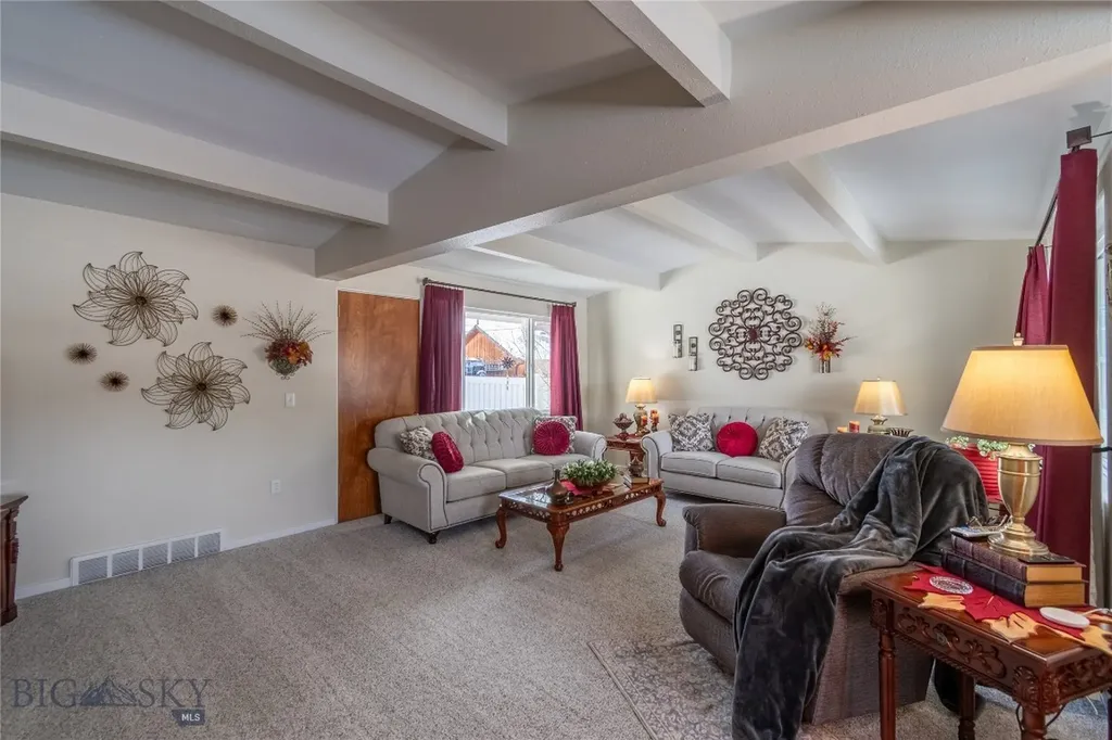 319 E 7th Avenue Big Timber MT 59011