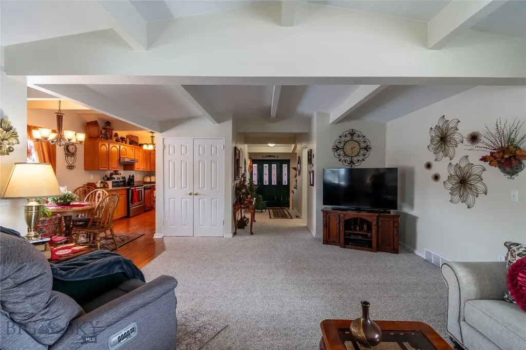 319 E 7th Avenue Big Timber MT 59011