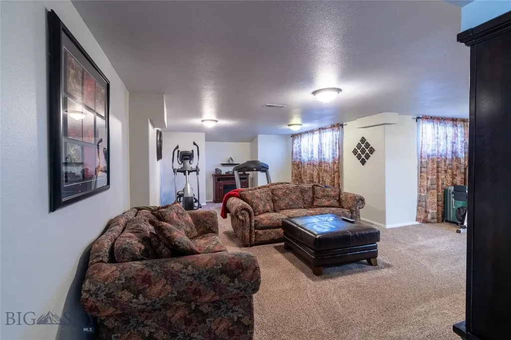 319 E 7th Avenue Big Timber MT 59011