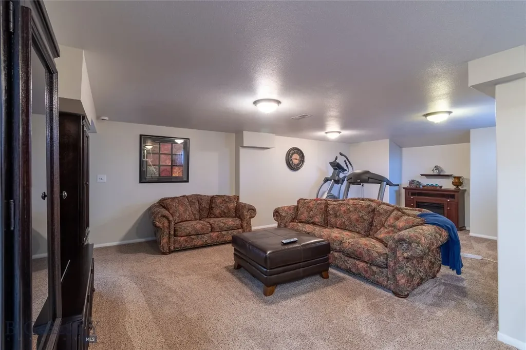 319 E 7th Avenue Big Timber MT 59011