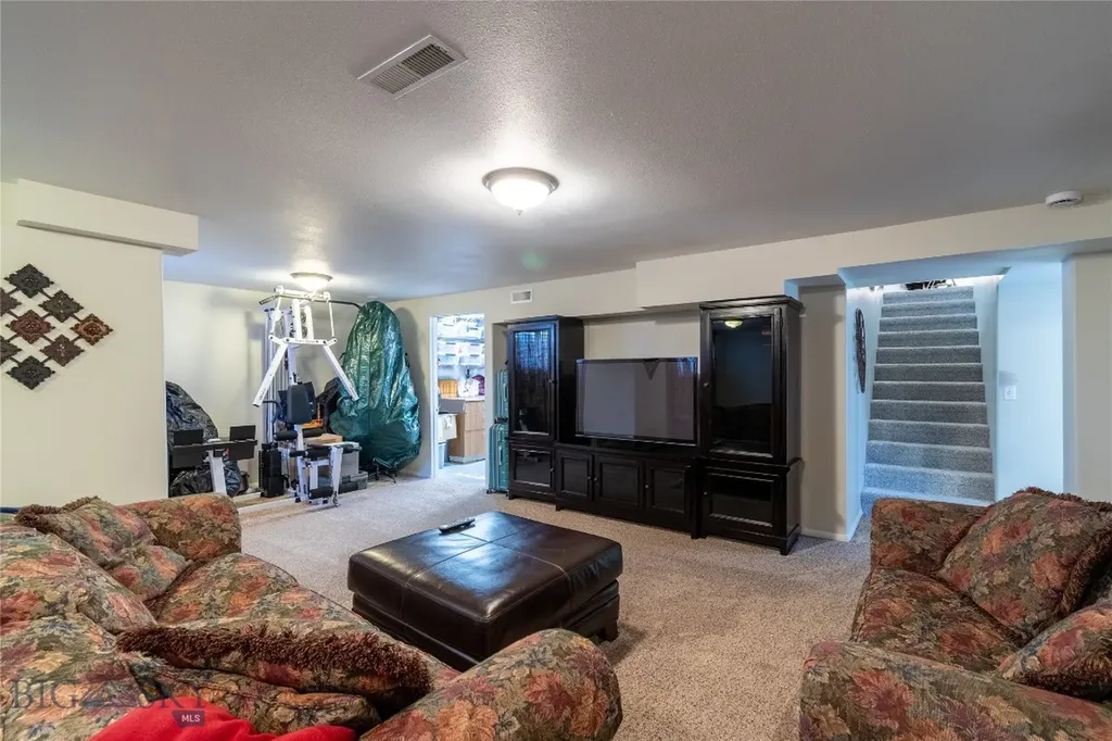 319 E 7th Avenue Big Timber MT 59011