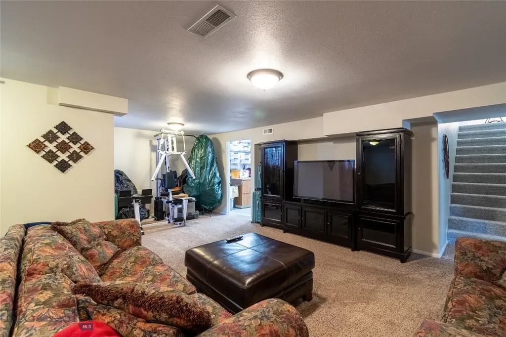 319 E 7th Avenue Big Timber MT 59011