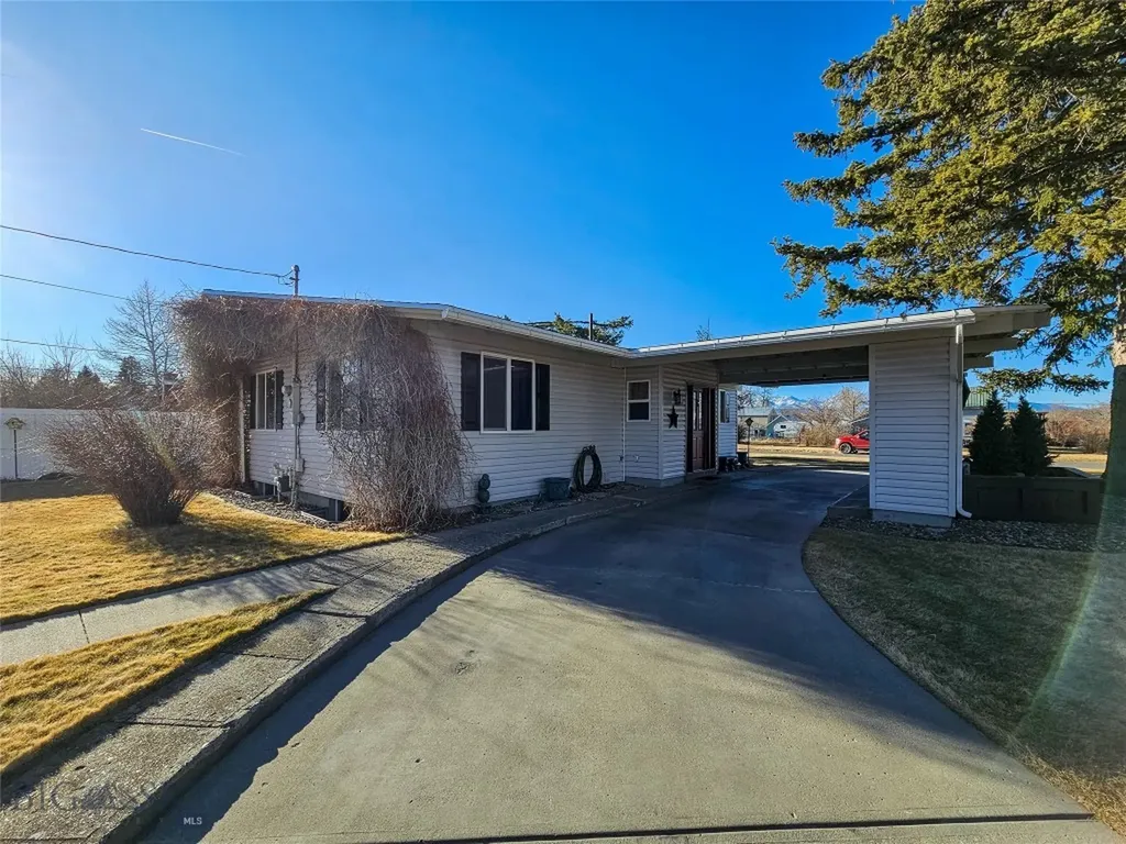 319 E 7th Avenue Big Timber MT 59011