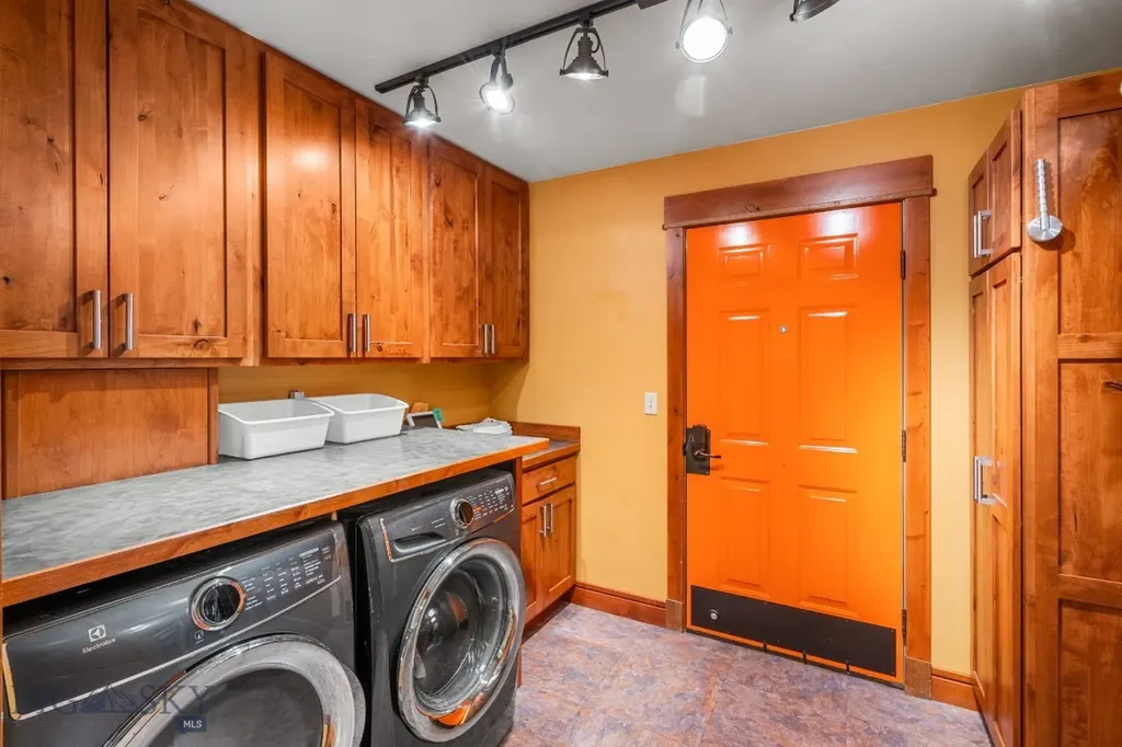2710 Little Coyote Road Big Sky MT 59716