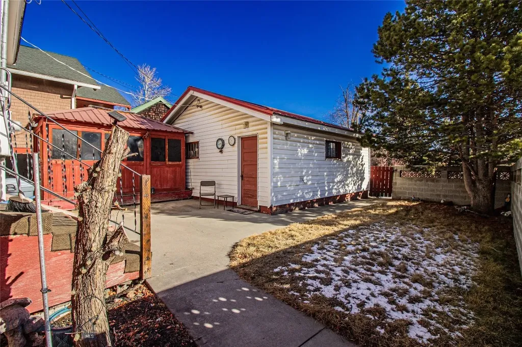 526 S Washington Butte MT 59701