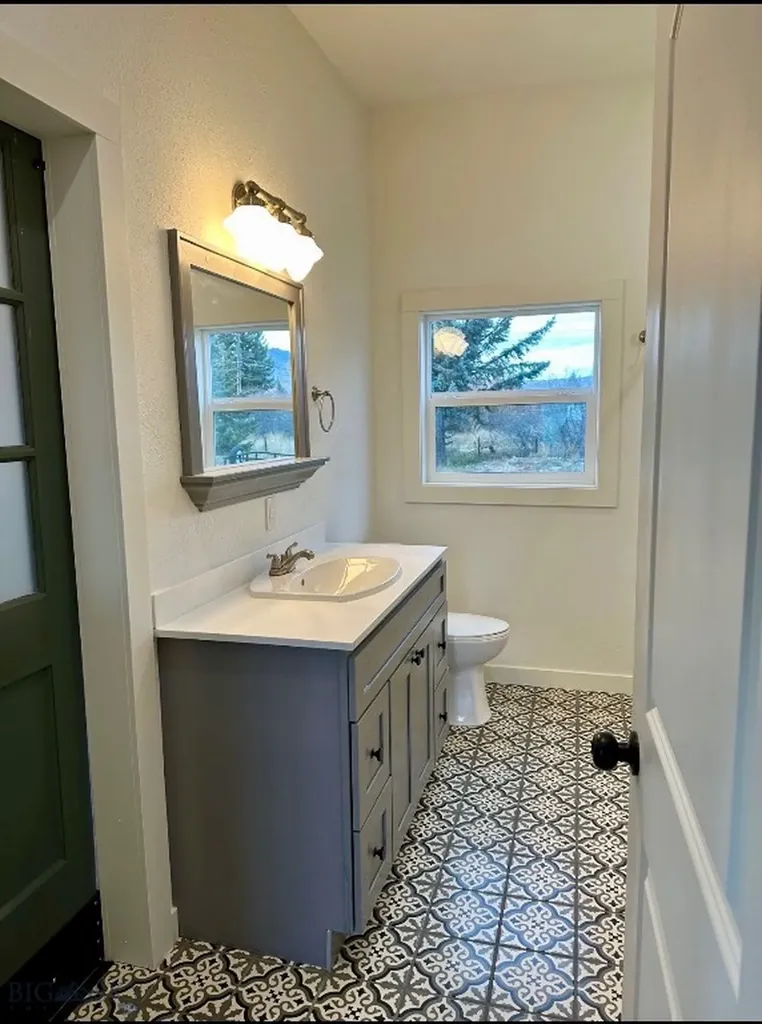 3320 Paxson Butte MT 59701