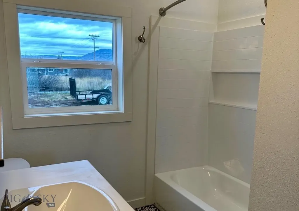 3320 Paxson Butte MT 59701