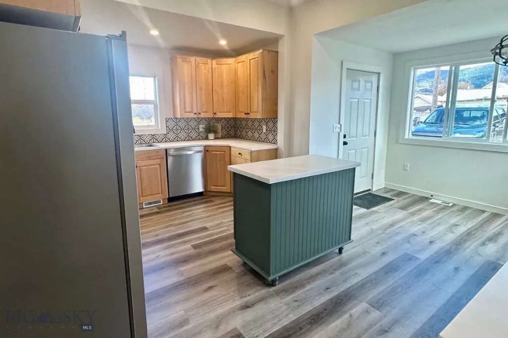 3320 Paxson Butte MT 59701